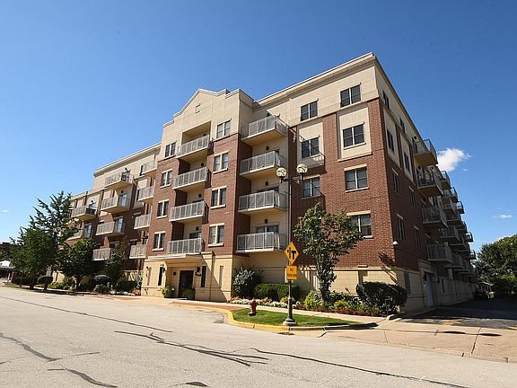 2nd image of 9440 S 51st Ave APT 303