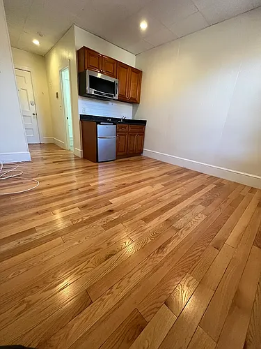 868 Beacon St #8 Photo 1