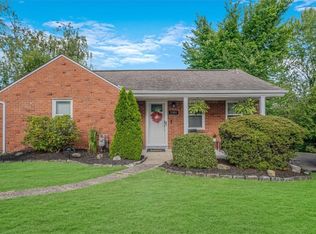 5189 Fieldcrest Dr, Pittsburgh, PA 15236