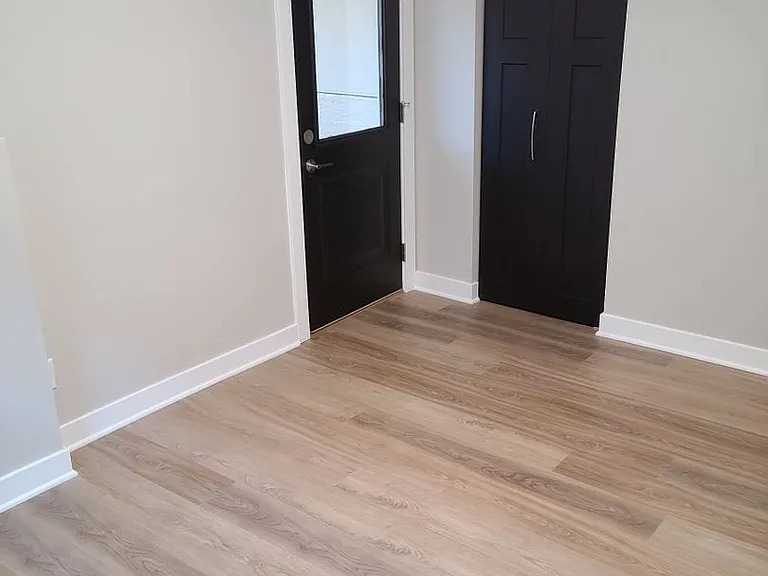 826 W Lakeside St — Photo 10