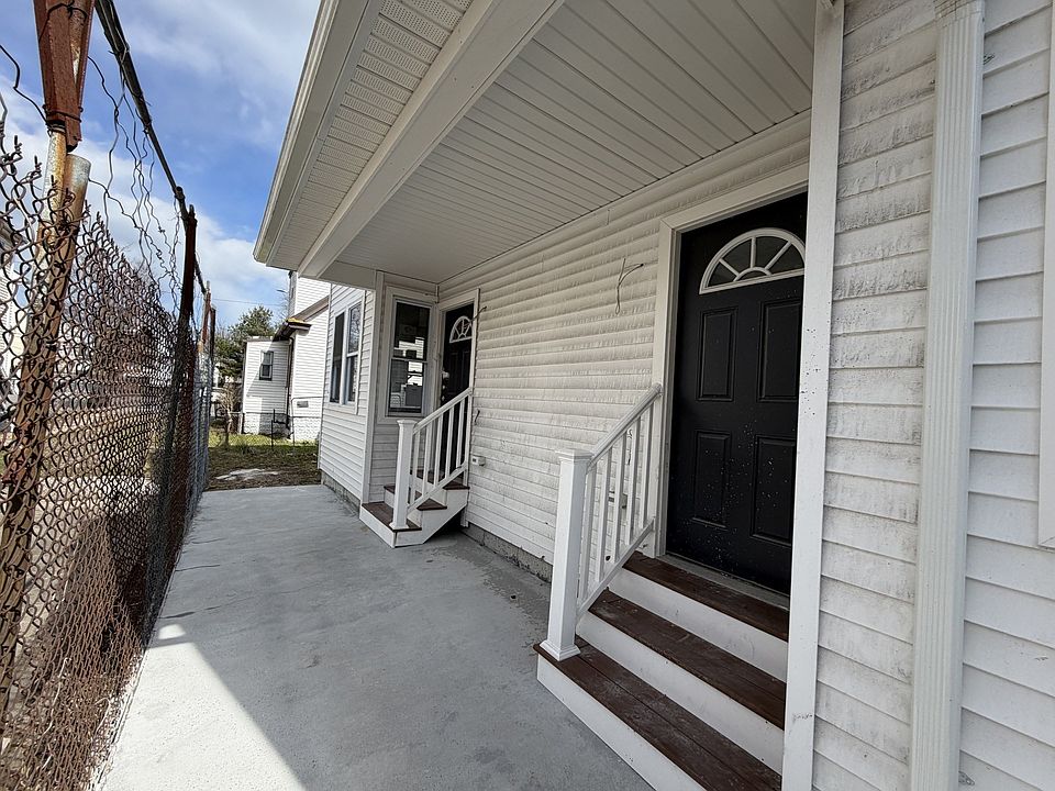 1st image of 7 Parkway St