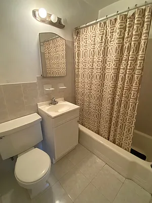 Rented by Green Line Realty | media 11