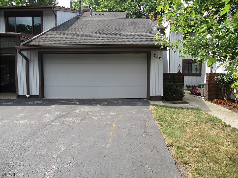 1st image of 722 Tinkers Ln