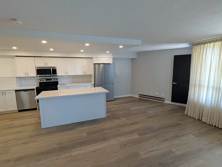 284 Mill Rd #E3 — Photo 4
