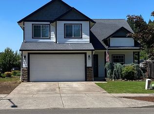 303 Pioneer Dr, Silverton, OR 97381