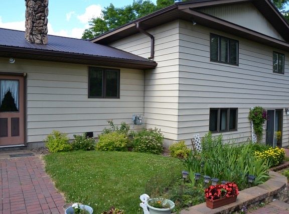 2nd image of 530 S Crestwood Ct