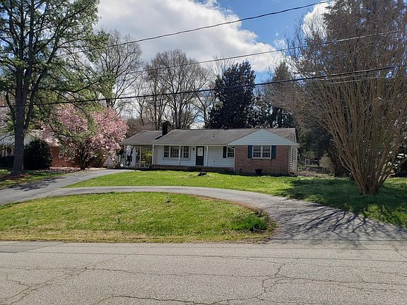 Front of house and driveway