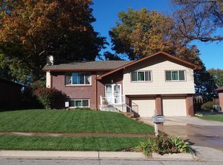 6032 Kenwood Rd, Lincoln, NE 68516