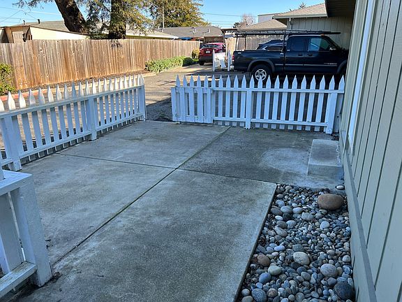2nd image of 1400 17th Ave #B