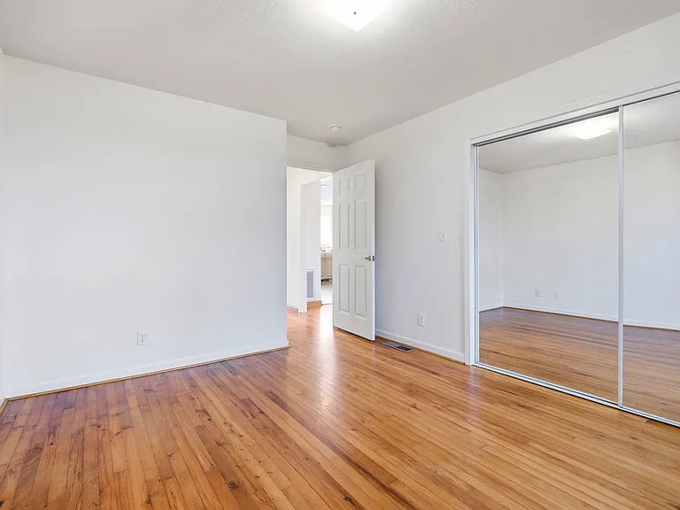 218 Mora St — Photo 9