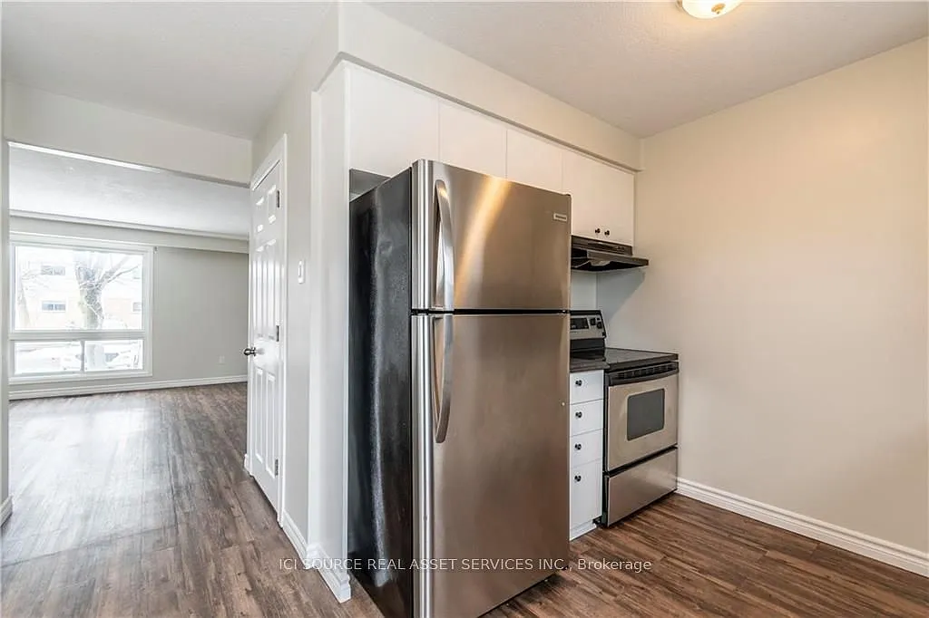 3 bed, $2,400 — Photo 4