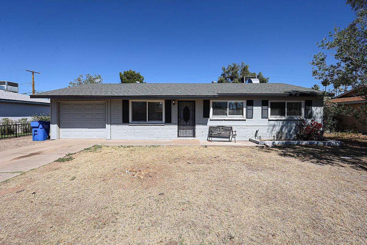 Building Photo - 2414 W Butler Dr