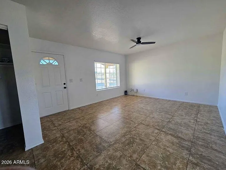 4012 W Carver Rd — Photo 3