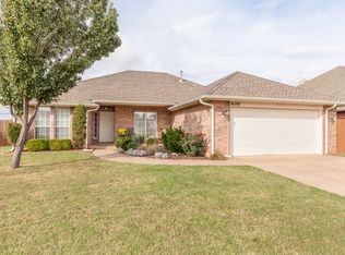 16701 Autumnwood Dr, Edmond, OK 73012