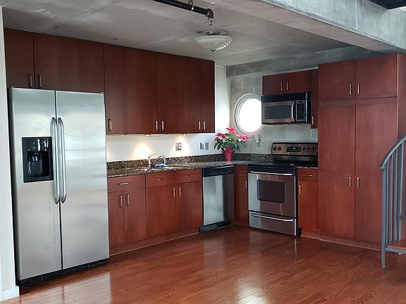 5th image of 1212 E Whiting St Unit F