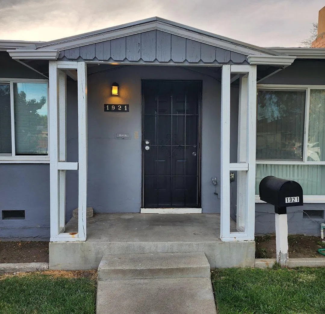 2 bed, 850 sqft, $2,250 — Photo 1