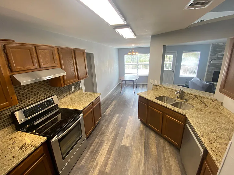 576 Gallagher Dr — Photo 8