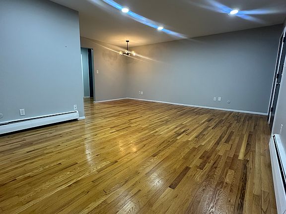 3rd image of 406 Oakland Ave APT 9