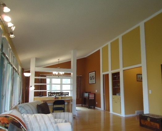 1st image of 825 SE Meadow Vale Dr