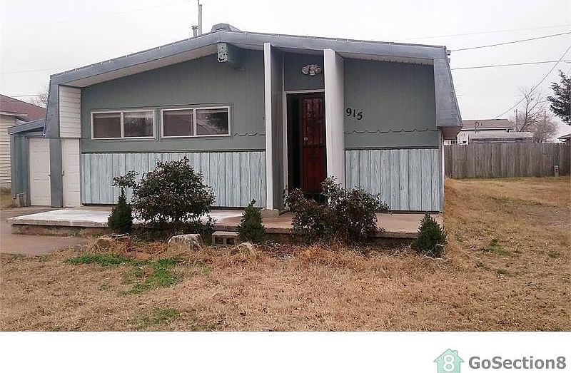 2nd image of 915 W Summey St