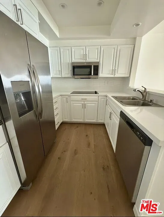 2 bed, 2.0 bath, 10258 sqft, $6,750 — Photo 3