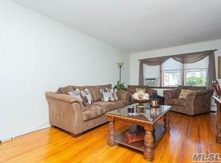 7958 77th Ave, Ridgewood, NY 11385