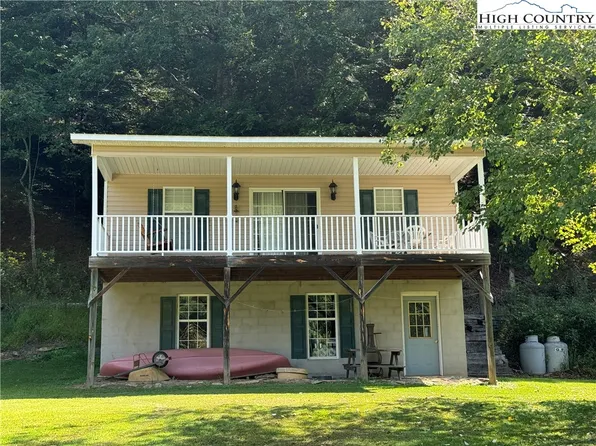 48 Wayside Lane, Piney Creek, NC 28663