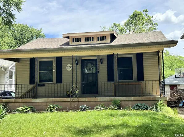 2536 S 10th St, Springfield, IL 62703