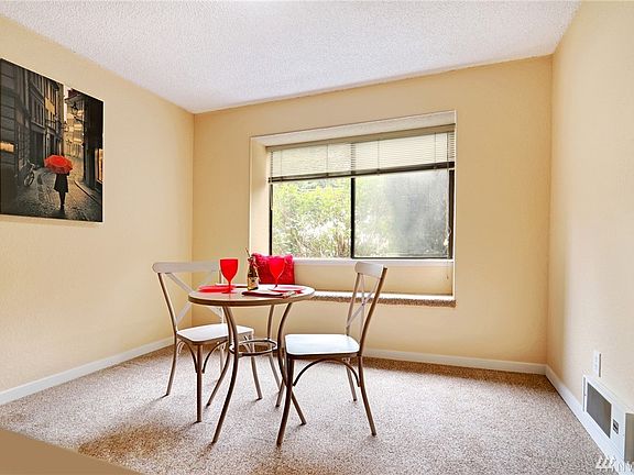 4th image of 4422 176th St SW APT B3