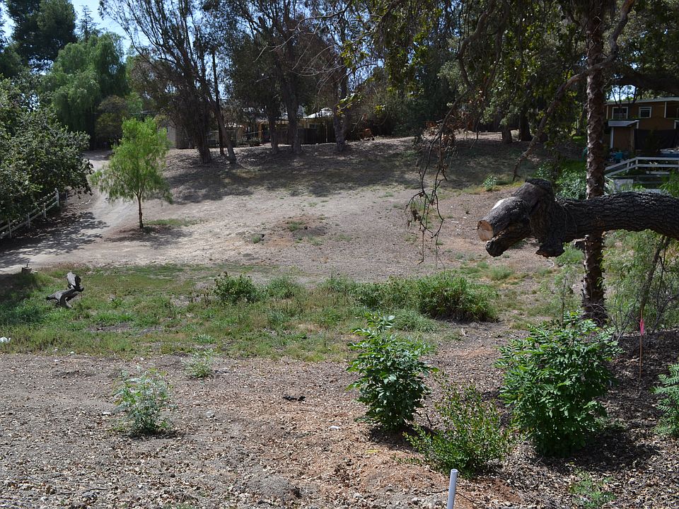 2nd image of 475 Erbes Rd.