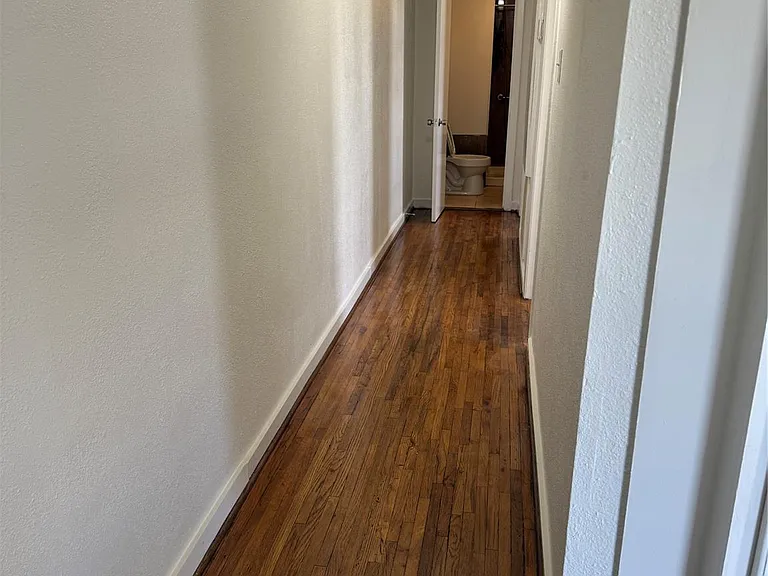 3002 Market St #4 — Photo 7
