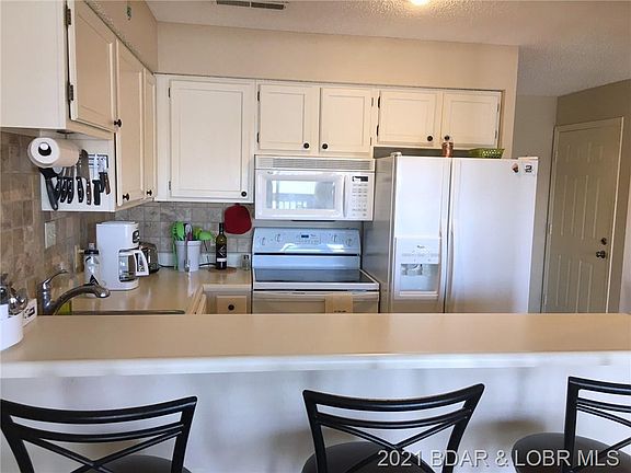 5th image of 913 Crawford Dr #201