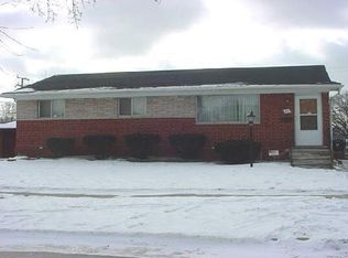 85 Lindsey Ln, Mount Clemens, MI 48043