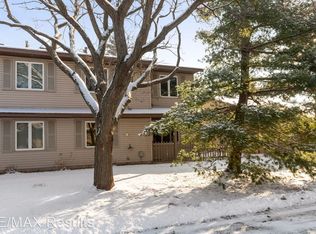 4704 Anne Poin, Saint Paul, MN 55122