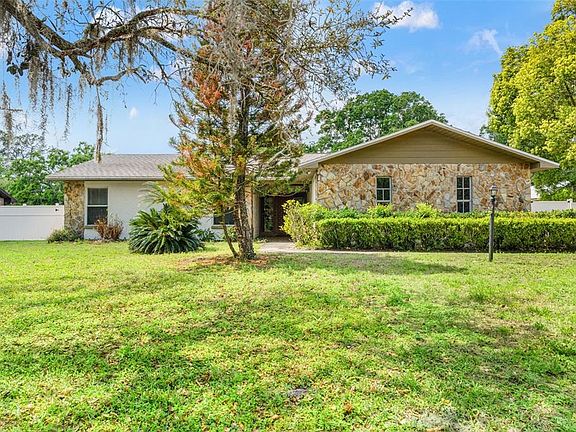 2nd image of 2524 Victarra Cir