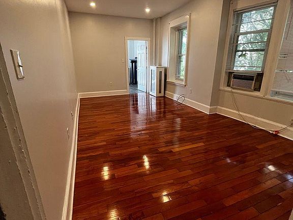 4th image of 4706 Warrington Ave APT 2