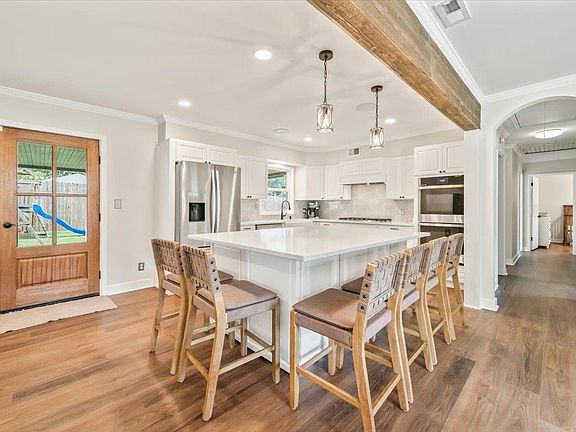 3rd image of 4117 Hilldale Ave