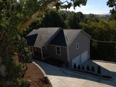 909 Northeast Ctr, Sheridan, OR, 97378