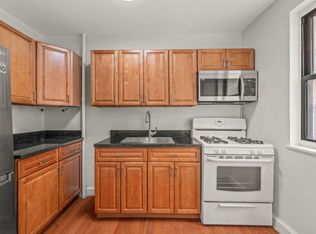 135 S 10th St #3F, Philadelphia, PA 19107
