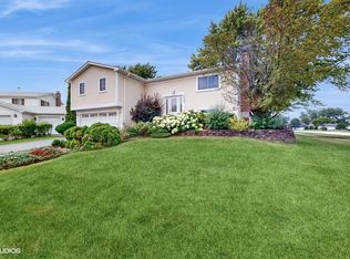 6049 Allemong Dr, Matteson, IL 60443