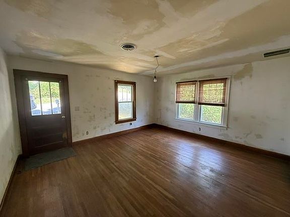 3rd image of 1908 1st St