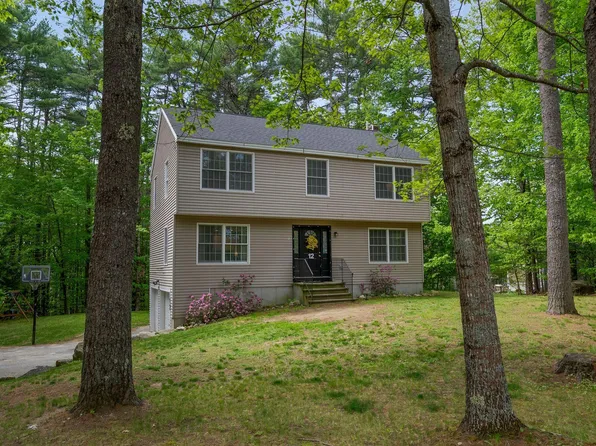 12 Monroe Drive, Naples, ME 04055