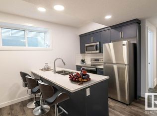 6140 176th Ave NW, Edmonton, AB T5Y3P1