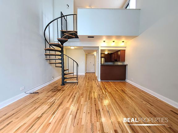 2nd image of 1220 Lasalle St #6B