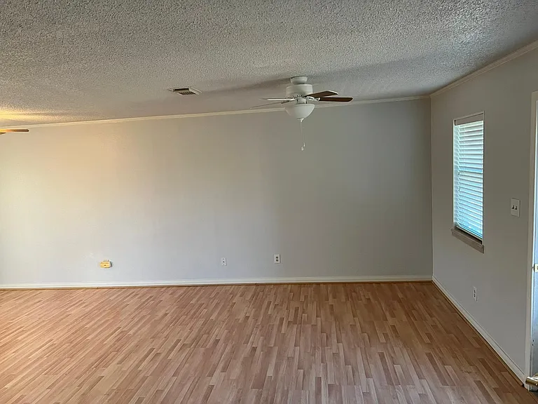 4318 E FM 1462 Rd — Photo 6
