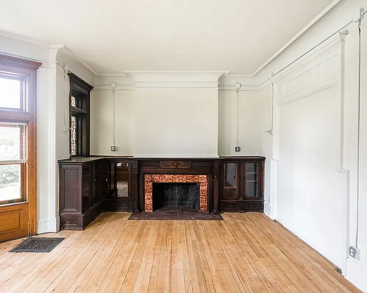 Goodell Manor — Photo 28