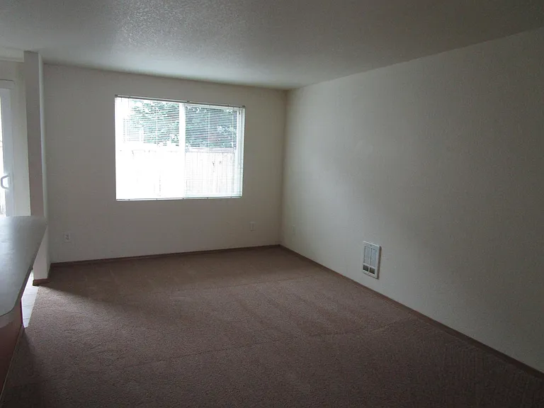 1116 Golf Club Rd SE — Photo 6