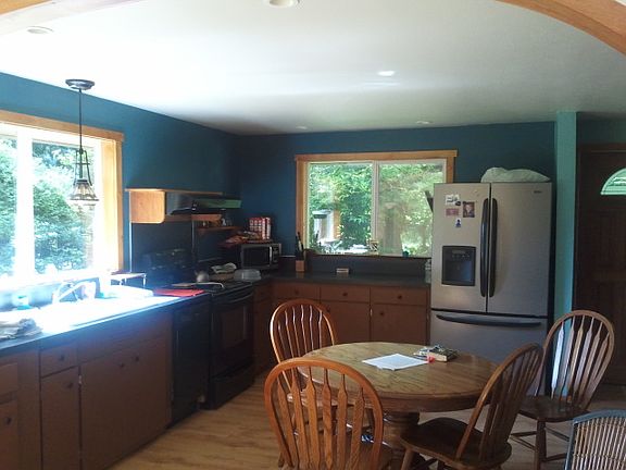 4th image of 6805 NE Eisenhardt Ln
