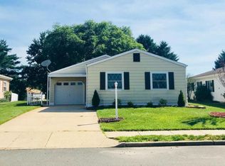 99 Hyannis St, Toms River, NJ 08757