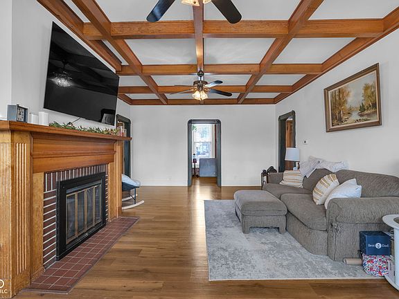 4th image of 6331 Zionsville Rd